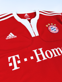 Bayern Munich 2009/2010 - Home (Robben #10)