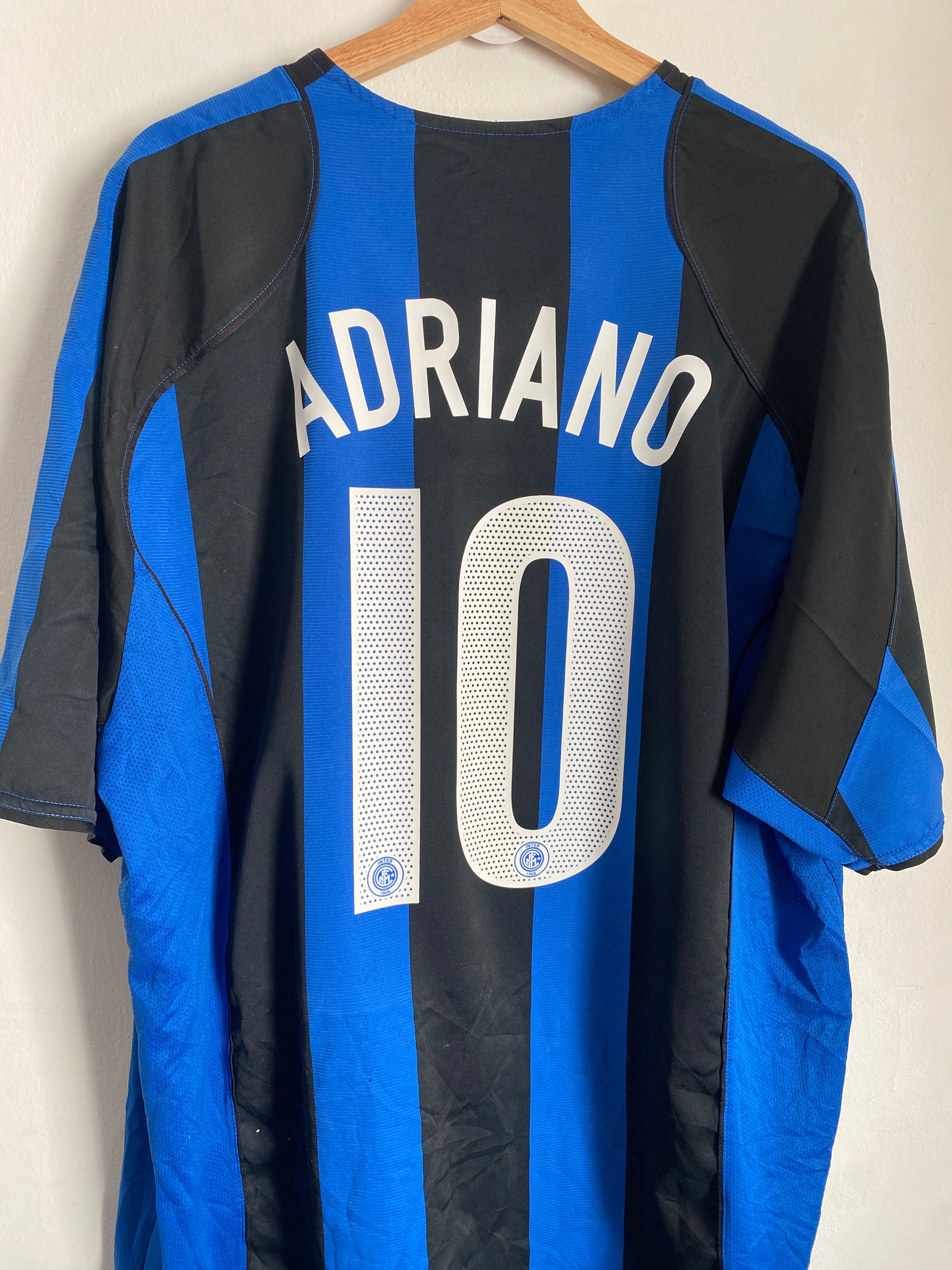 Inter Milan 2004/2005 Home (Adriano #10) – doble pivote